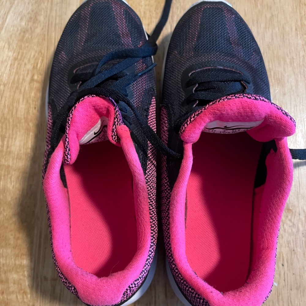 Nike Kids Sneakers - Black and Pink - Picture 5 of 5